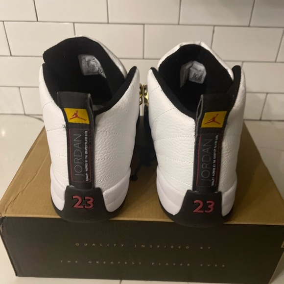 Men’s Jordan Retro 12 Taxi Size 10. - Picture 7 of 8